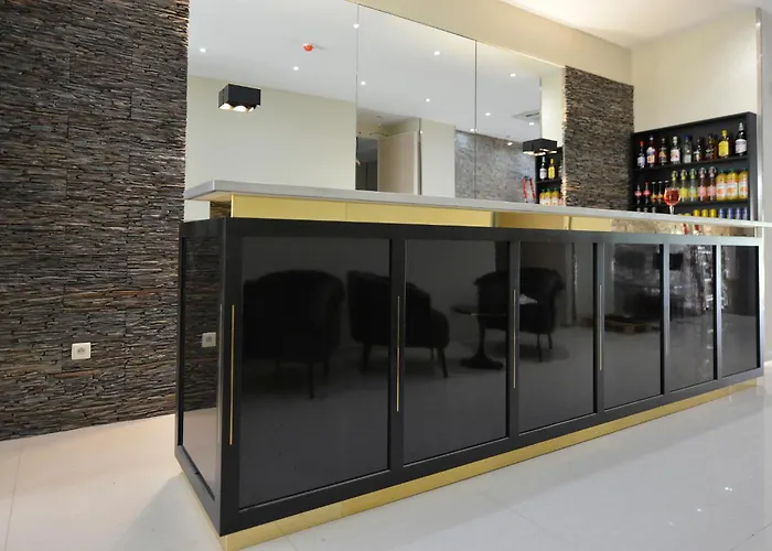 Luxury hotel only: Hotel Saint Georges